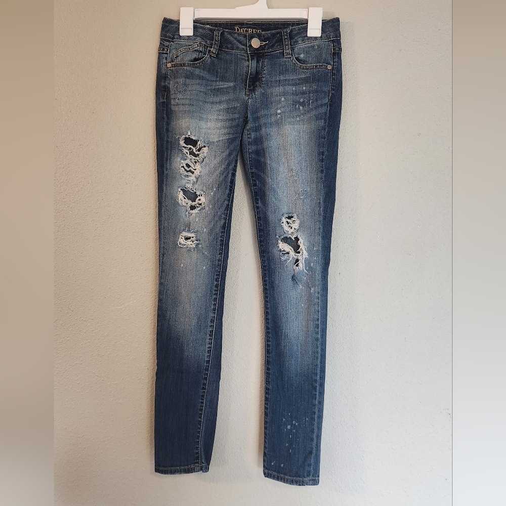 Junior's Decree Distressed Jeans Size 5